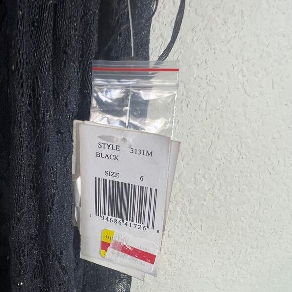 Taylor Lace Halter Cocktail & Party Dress Women's Size 6 Black Sleeveless NEW - Picture 3 of 7